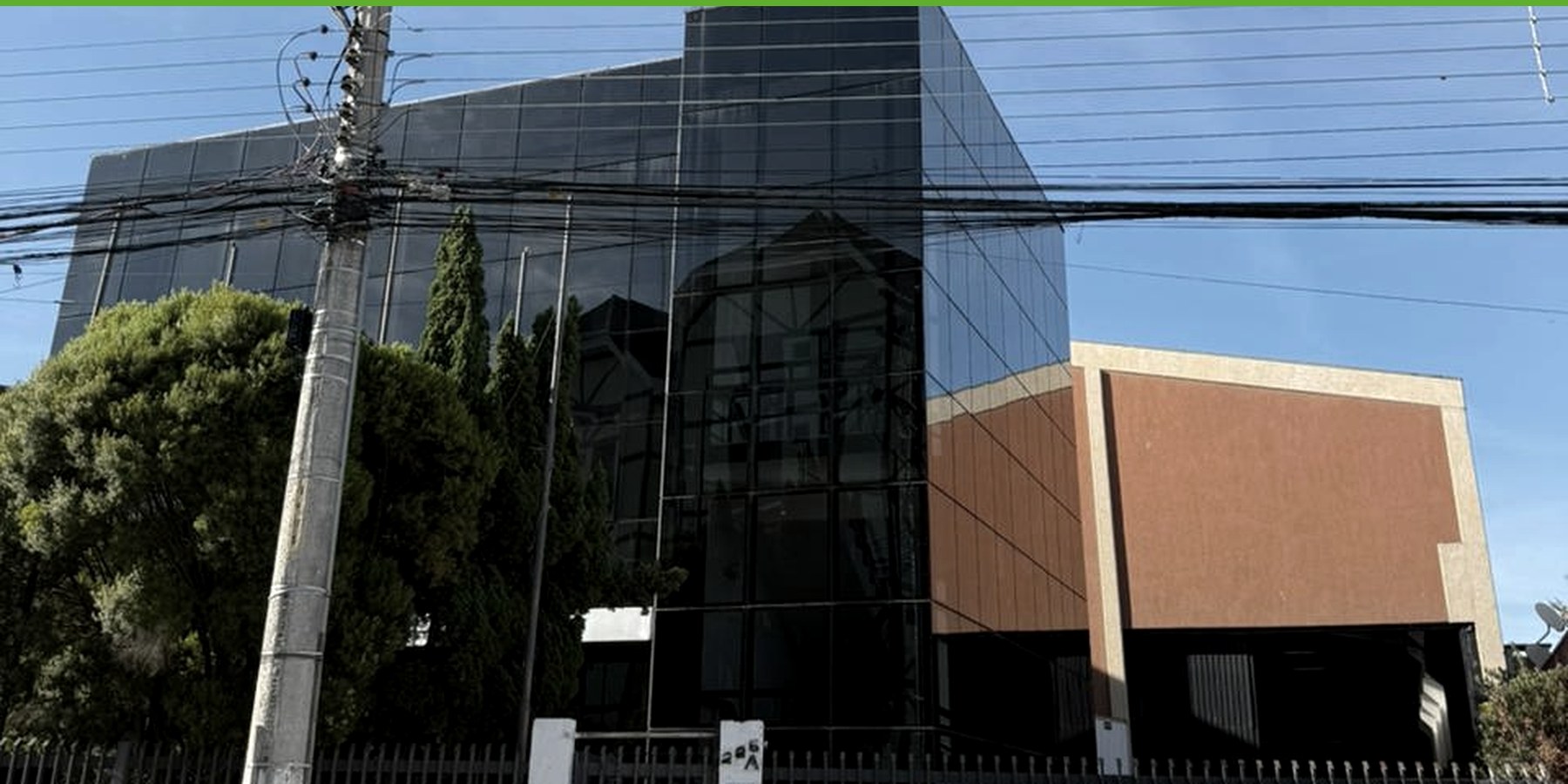Fachada da sede da DKAR